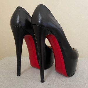 Authentic Christian Louboutin 38.5 Black Daffodile